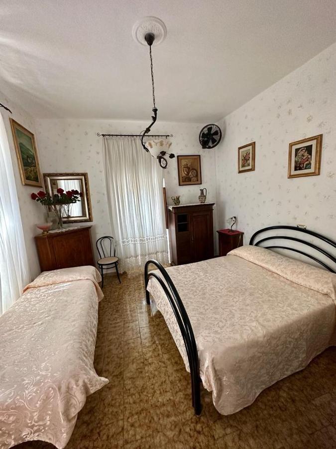 Pensione Italia Bolsena Habitación foto