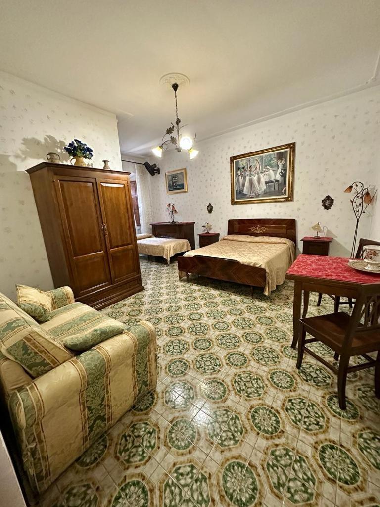 Pensione Italia Bolsena Habitación foto